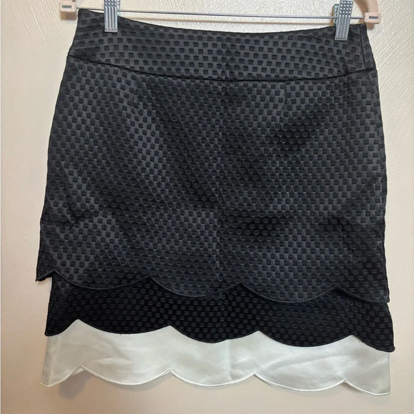 Ectetera Womens Skirt Tiered Scalloped Ruffle Black White Unique Print Size 4 - Picture 3 of 5